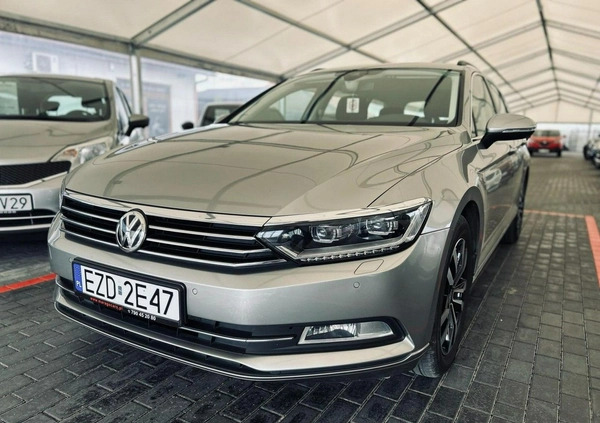 Volkswagen Passat cena 46900 przebieg: 225000, rok produkcji 2015 z Radom małe 781